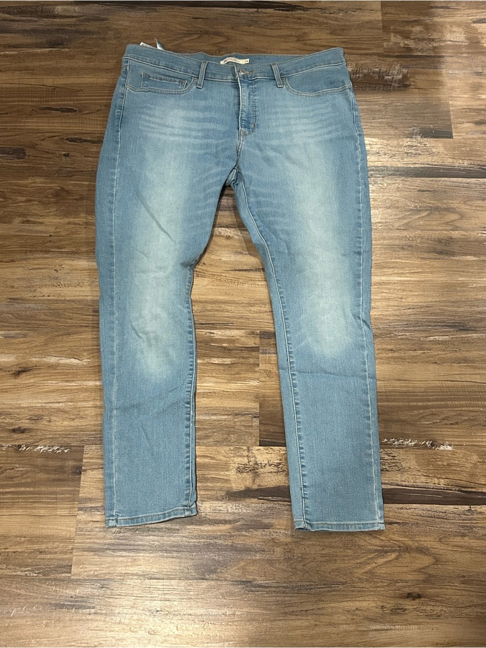 Levi’s 311 Shaping Skinny Size 34 Brand New